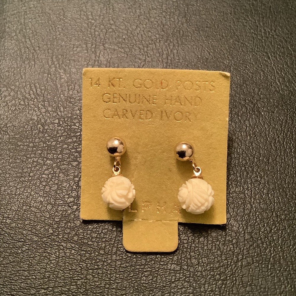 Vintage Gold and Cream Earrings